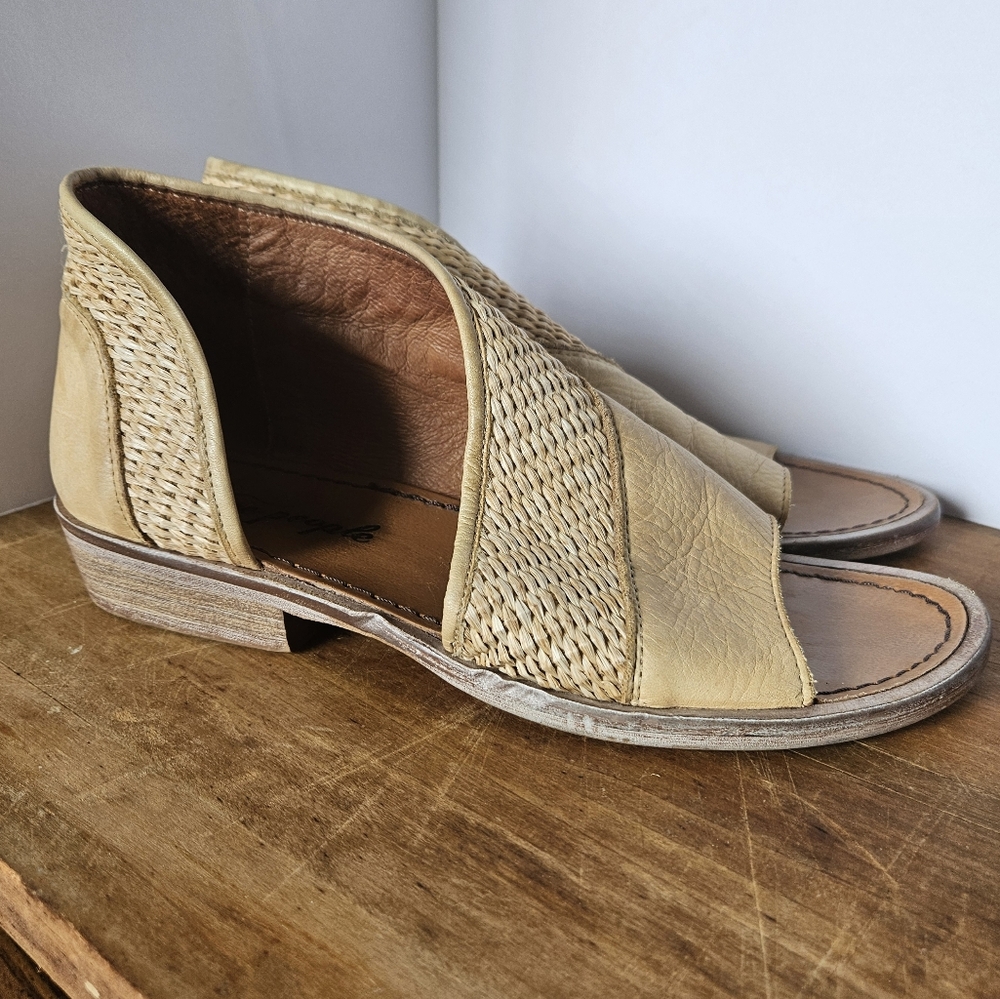 Free People Mont Blanc Sandal Leather with Woven Straw Accent Size 36